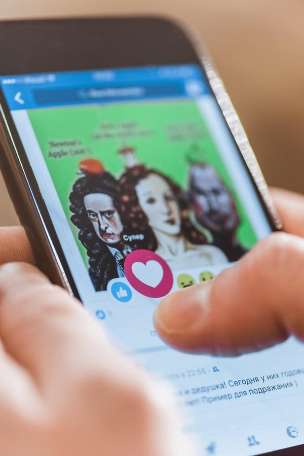 Faut-il supprimer vos comptes Facebook et Instagram de votre smartphone pour maximiser votre productivité ?